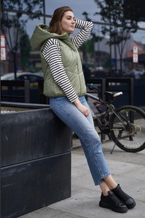 ����� ����